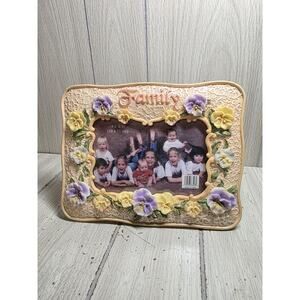Vintage Floral Resin Family Photo Frame 4"x6" Pastel Purple Yellow Heritage